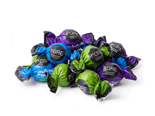 Piena šokolādes trifeles Pure Chocolate Asorti (karameļu, lazdu riekstu, melleņu jogurta), 1kg