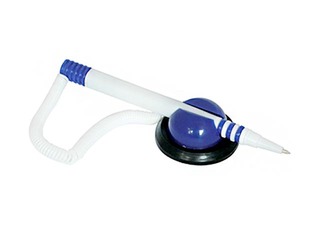 Desk laying ballpen on spring MemoBe, blue