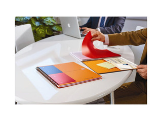 Klade ar spirāli Oxford International ActiveBook, A4+ formāts, 80 rūtiņu lapas