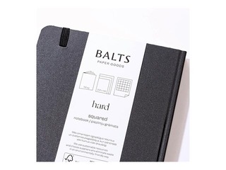 Piezīmju klade Hard, rūtiņu, A5, melna ar melnu gumiju