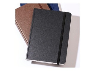 Piezīmju klade Hard, rūtiņu, A5, melna ar melnu gumiju