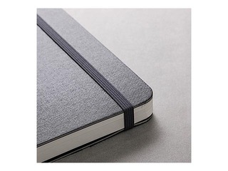 Piezīmju klade Hard, rūtiņu, A5, melna ar melnu gumiju