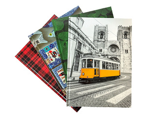 Klade cietos glancētos vākos Grand, A4, rūtiņu, 96 lapas