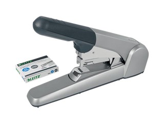 Klammerdaja Heavy Duty Leitz, 60 lehte, Flat Clinch, hall/must