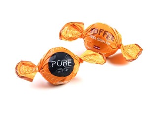 Piena šokolādes trifeles Pure Chocolate ar īrisu krēma pildījumu, 1kg