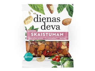 Смесь орехов и сухофруктов 