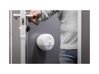 Tualetes papīra ruļļos turētājs Tork Smart One Mini, T9, plastikāta, melns