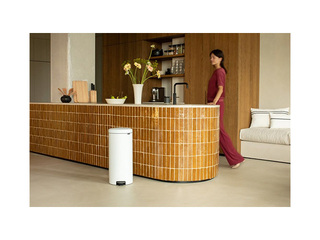 Atkritumu tvertne ar pedāli Brabantia, NewIcon, balta, 30l