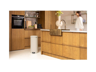 Atkritumu tvertne ar pedāli Brabantia, NewIcon, maigi bēša, 30l