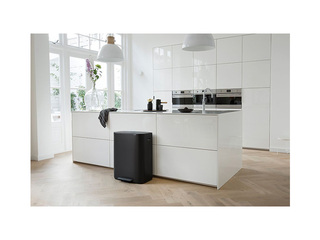 Atkritumu tvertne ar pedāli Brabantia, Bo, matēti melna, 2x30l