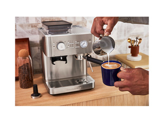 Kafijas automāts KitchenAid ar kafijas dzirnaviņām, nerūsējošā tērauda