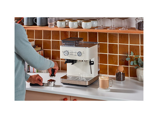 Kafijas automāts KitchenAid ar kafijas dzirnaviņām, porcelāna