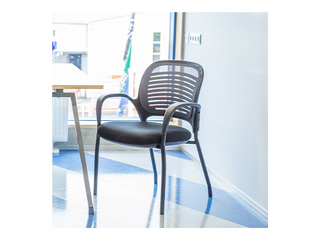 Apmeklētāju krēsls Torino, melns