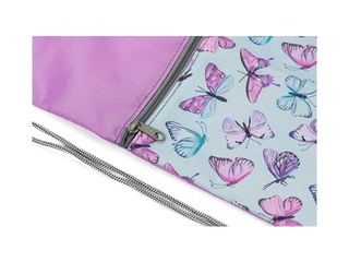 Jalatsikott taskuga, Meadow