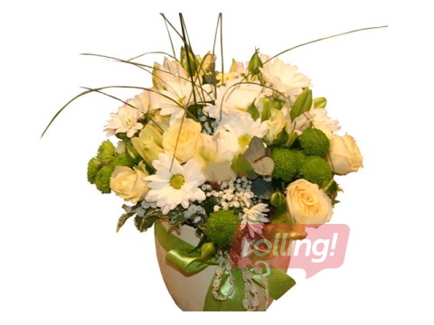 Ziedu kompozīcija podiņā ar dažādiem ziediem