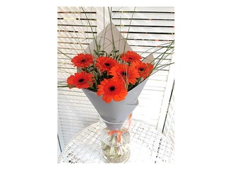 Ziedu pušķis no 7 mini gerberām, 40cm