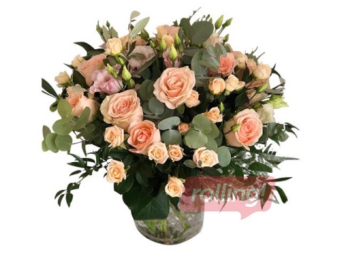 Bouquet of 2-3 types of roses and lysanthes (about 40 cm in diameter)