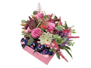 Flower arrangement in a box 