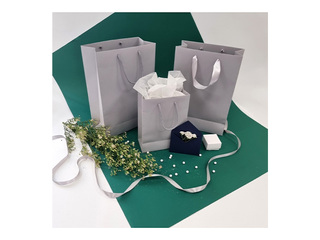 Papīra maisiņš ar rokturiem, gaiši pelēks, 230x100x330mm