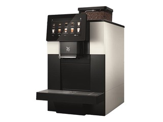 Nomas kafijas aparāts WMF 950 S, melns ar baltiem elementiem